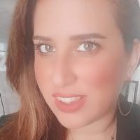 ליטל גריס לן - מורה לתקשורת והפקה****"בתור בוגרת בית הספר תמיד הרגשתי שהתיכון שלנו הוא מקום ביתי, ואני תמיד שמחה לחזור הביתה"